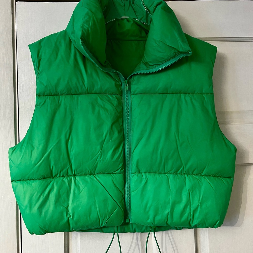 Amazon Bright Green Quilted Puffer Vest - Women's Sleeveless Jacket